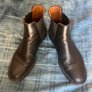 Black common project chelsea boot